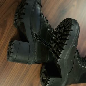Size 7 womens black heeled combat boots